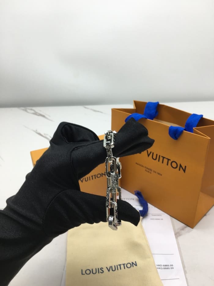 1748996071.8917PZuppLurdhbatch_Image_20250604085858.jpg