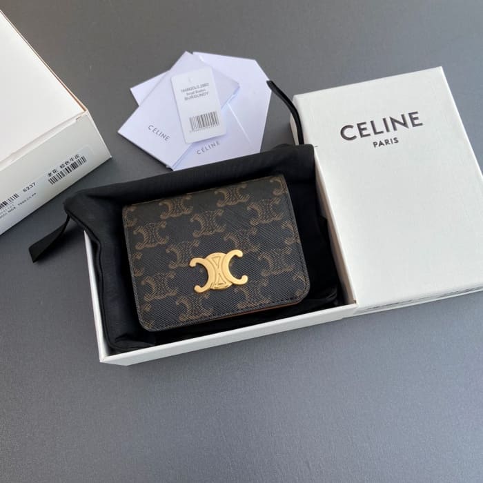 1759924565.7847tOeFwKfuIxbatch_wsxc1759955827811_0.jpg