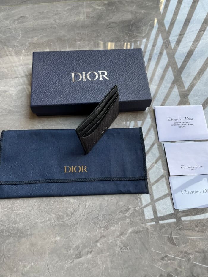 1764323433.6056dALZZUKdchbatch_wsxc1764335446944_5.jpg