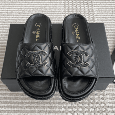 25 CC로고 다이아몬드 퀄팅 자수 슬리퍼